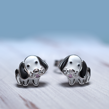 Load image into Gallery viewer, Srebrne minđuše kuca, minđuše od srebra, minđuše bez cirkona, minđuše za decu, kopčanje na šrafić, sigurno kopčanje