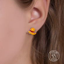 Load image into Gallery viewer, Srebrne minđuše šeširić, minđuše od srebra, minđuše za decu, kopčanje na šrafić, sigurno kopčanje