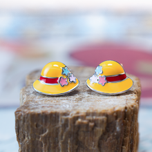 Load image into Gallery viewer, Srebrne minđuše šeširić, minđuše od srebra, minđuše bez cirkona, minđuše za decu, kopčanje na šrafić, sigurno kopčanje