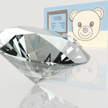 Load image into Gallery viewer, Prirodni dijamant u posebnom pakovanju idealan je kao poklon za bebe, za rođenje, krštenje ili prvi rođendan. 